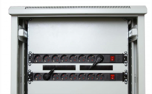 Блок евророзеток для 19 шкафов 10А Cabeus PDU-9P-2IEC 9 розеток Блок евророзеток для 19 шкафов 10А Cabeus PDU-9P-2IEC 9 розеток